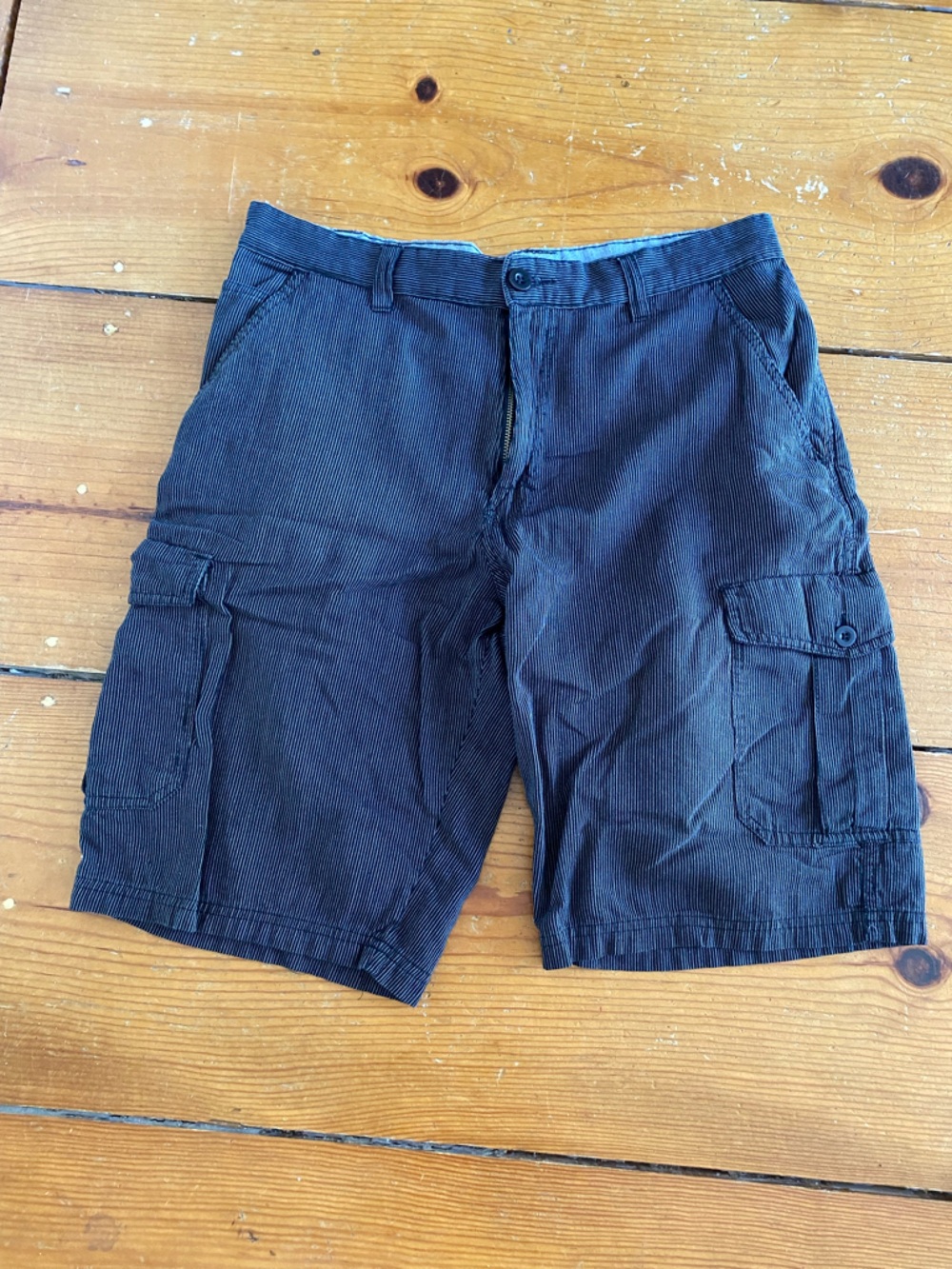 Burnside Mens Shorts waist 32” black pinstripe cargo